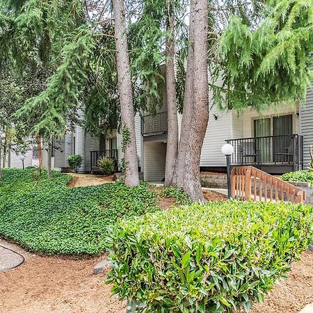 Beautiful And Cozy One Bedroom Apartment -Wifi, Bbq, Patio, Dog Park, Close To Greenlake And Northgate シアトル エクステリア 写真
