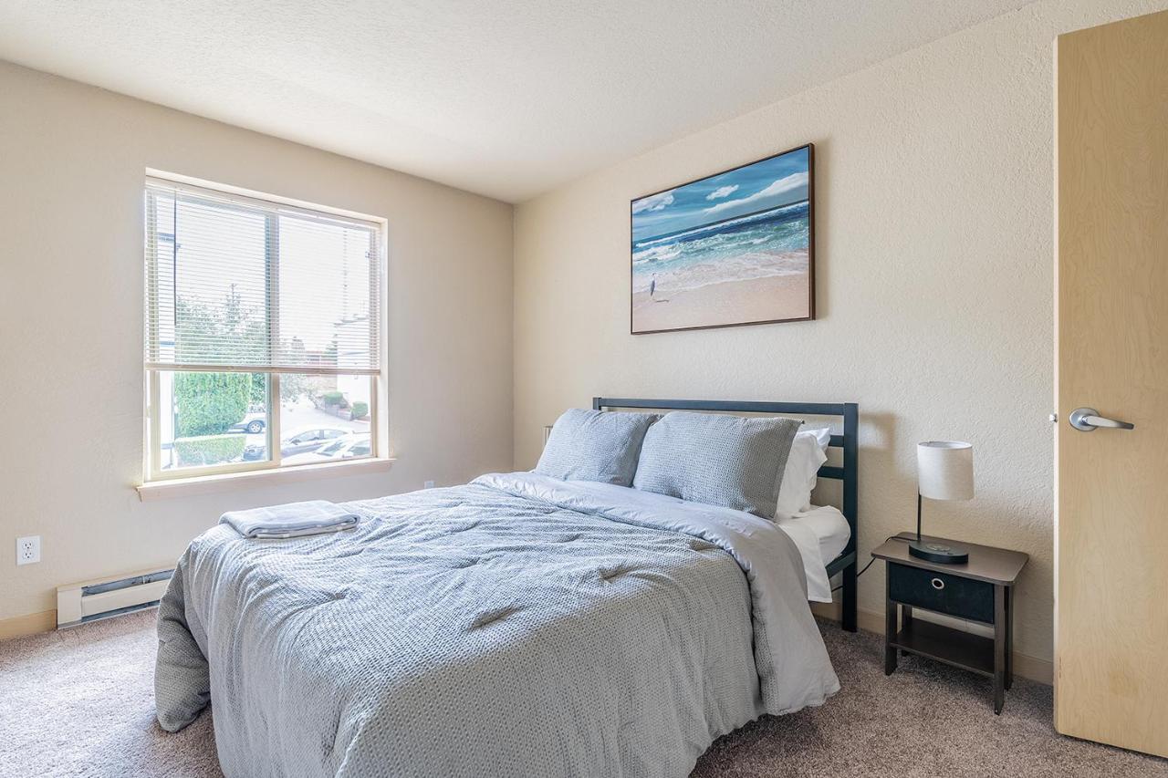 Beautiful And Cozy One Bedroom Apartment -Wifi, Bbq, Patio, Dog Park, Close To Greenlake And Northgate シアトル エクステリア 写真